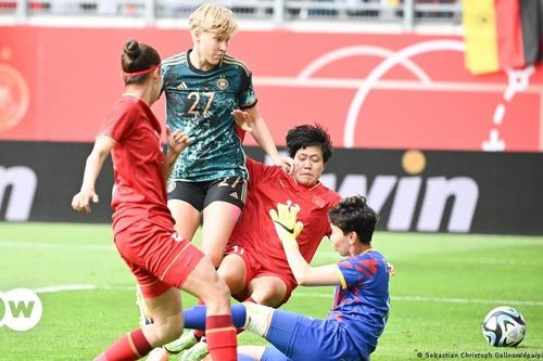 Tiền đạo Đức: 'Việt Nam không phải Anh, nhưng bạn vẫn cần chiến đấu'
