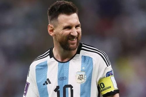 Mbappe gọi Messi là huyền thoại