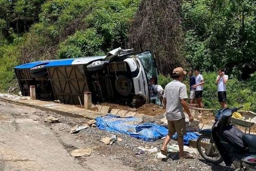 Xe chở đội trẻ CLB Quảng Nam gặp nạn, một người tử vong, 3 bị thương