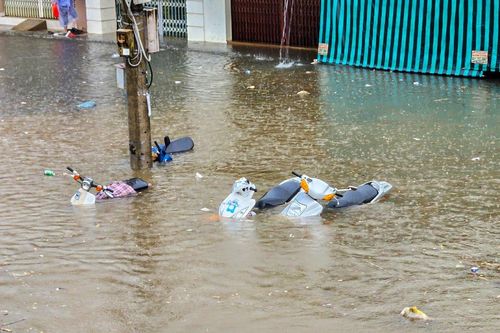 Mưa lớn, nhiều tuyến đường ở Bảo Lộc ngập nặng