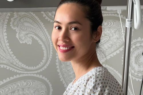 Á hậu Hoàng My nhập viện tại Áo