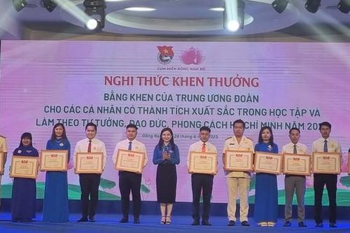Tuyên dương 165 'Thanh niên tiên tiến làm theo lời Bác' cụm miền Đông Nam Bộ