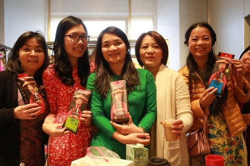 Tết Việt 'trái mùa' ở Gent