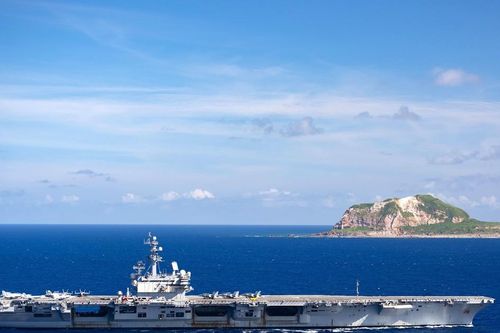 Nhóm tác chiến tàu sân bay USS Ronald Reagan thăm Việt Nam