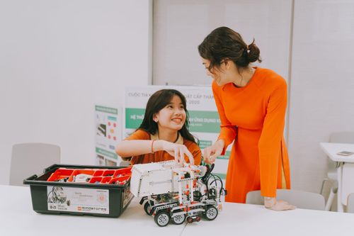 Áp lực bủa vây nhà giáo