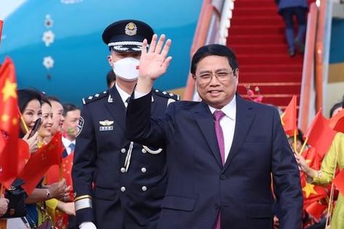 Thủ tướng đến Bắc Kinh, bắt đầu thăm chính thức Trung Quốc