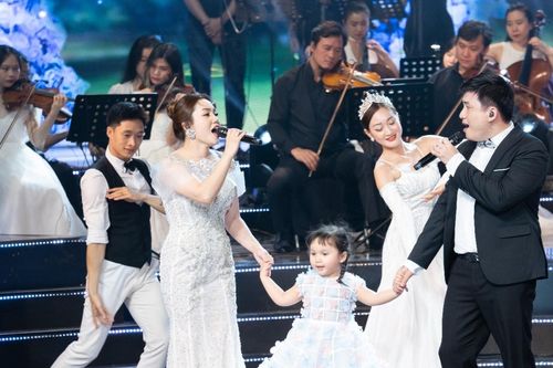 'Ngày cưới' vui nhộn và ấn tượng của Nguyễn Ngọc Anh và Tô Minh Đức
