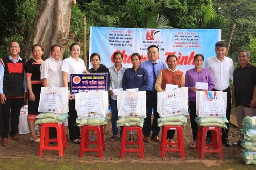 Những phần quà gắn kết yêu thương