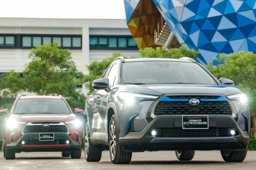 Toyota Corolla Cross 2023 giảm giá sâu tại đại lý