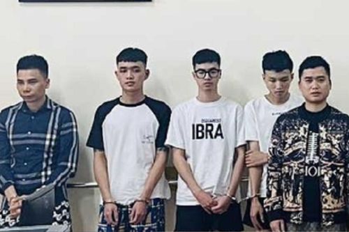 Bắt quả tang10 gã trai mở tiệc ma túy trong khách sạn ở Sa Pa