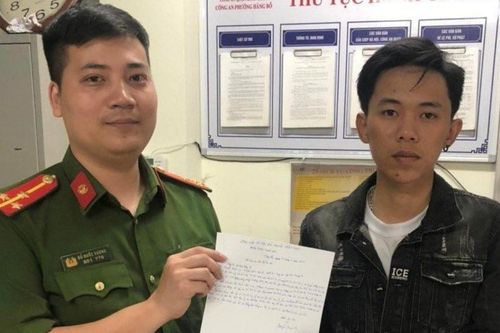 Thanh niên để quên điện thoại đắt tiền iPhone 14 trên taxi và cái kết ấm lòng