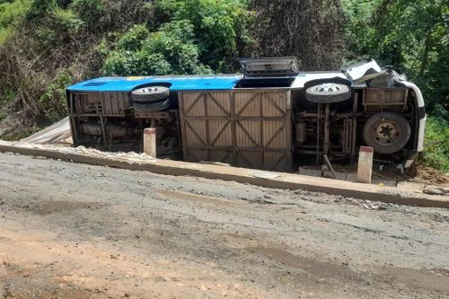 Xe chở Đội bóng đá trẻ Quảng Nam bị lật, 1 người tử vong