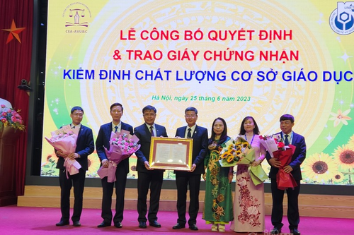 Đón chứng nhận kiểm định chất lượng cơ sở giáo dục lần 2 và trao bằng tốt nghiệp cho sinh viên