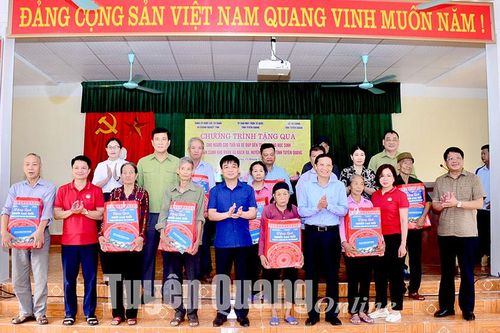 Các cơ quan tham gia hoạt động '3 cùng' với nhân dân tại xã Bạch Xa