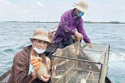 Hóa thân thành... ngư dân