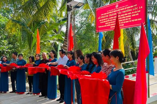 Ban Từ thiện xã hội báo Giác Ngộ khánh thành cầu Trường Lộc số 14 và trao quà tại TP.Cần Thơ