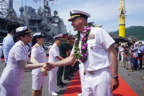 Nhóm tác chiến tàu sân bay USS Ronald Reagan thăm Việt Nam