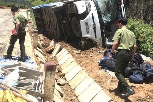Xe khách chở đội bóng trẻ Quảng Nam bị tai nạn, 4 người thương vong