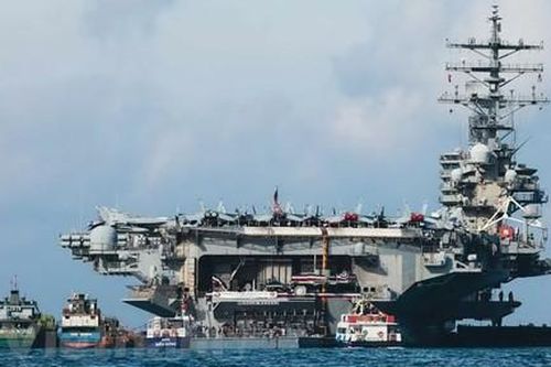 Tàu sân bay Hoa Kỳ cùng tàu hộ tống thăm Việt Nam, đã cập cảng Đà Nẵng