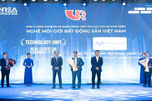 Meey Land nhận kỷ niệm chương tại 'Ngày hội Môi giới Bất động sản Việt Nam'