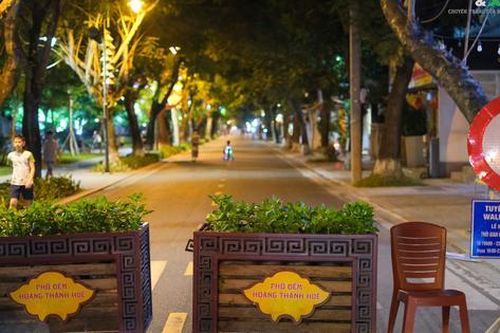 Vì sao phố đêm Hoàng thành Huế vắng bóng du khách?