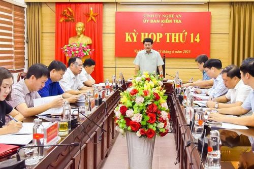 Chi cục trưởng bị bắt vì nhận hối lộ, Chi bộ hải quan cửa khẩu bị kỷ luật cảnh cáo