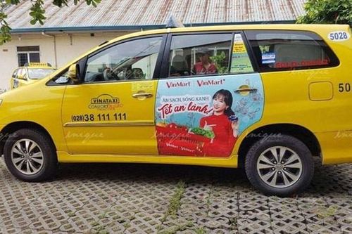 Quảng cáo trái phép trên taxi