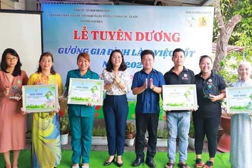 Tuyên dương 14 gương 'Gia đình làm việc tốt' năm 2023