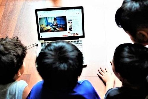 Bảo vệ trẻ em trước cạm bẫy trên không gian mạng