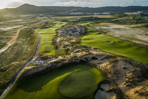 Chủ dự án sân golf ở Cam Ranh lãi hơn 200 tỷ đồng năm ngoái