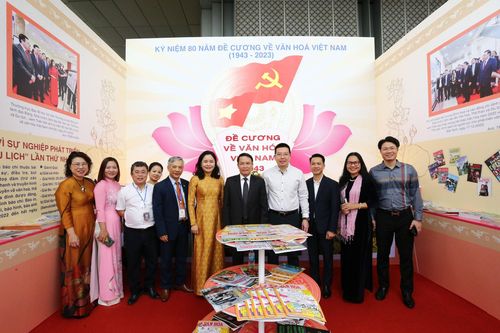 Văn hóa 'soi đường' cho báo chí phát triển
