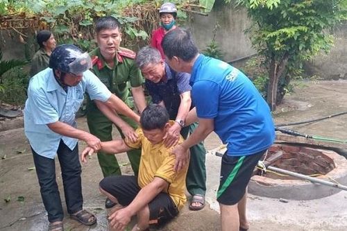 Giải cứu kịp thời thợ đào giếng ngạt khí, ngất xỉu dưới giếng sâu 13 mét