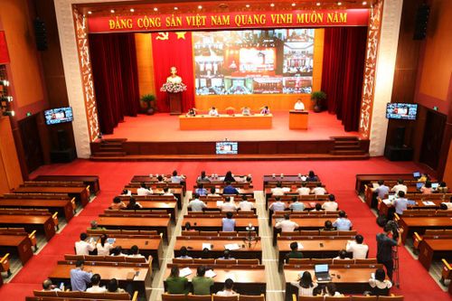 Đồng chí Nguyễn Xuân Thắng tiếp xúc cử tri tại Quảng Ninh