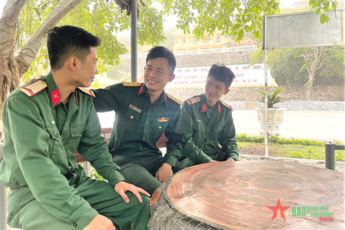 Gần gũi, cởi mở, thân tình