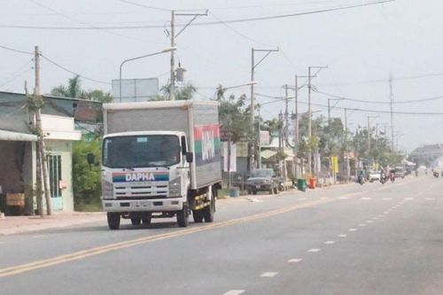 Thanh niên dùng cây đập người phụ nữ bất tỉnh để cướp sợi dây chuyền