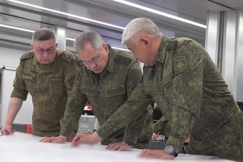 Video Bộ trưởng Sergey Shoigu thị sát sở chỉ huy tiền tuyến