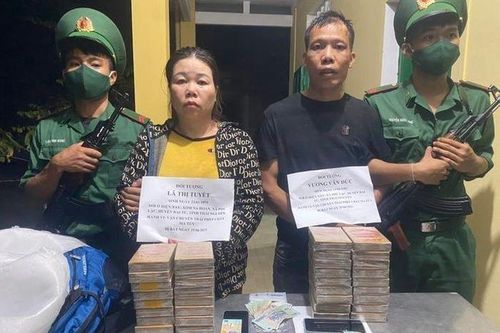 Bắt hai đối tượng vận chuyển 34 bánh heroin từ Lào về Việt Nam