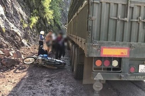 Điện Biên: Nữ giáo viên trên đường trở lại trường gặp tai nạn tử vong, con trai 9 tuổi bị thương