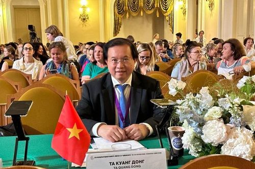 PGS.TS Tạ Quang Đông làm giám khảo cuộc thi Tchaikovsky