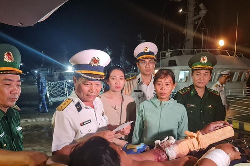 Cứu ngư dân bị tai nạn đa chấn thương trên biển