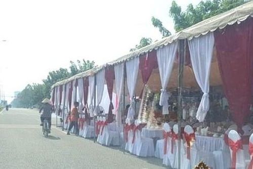 Xử lý vụ dựng rạp cưới như dãy nhà trên đường lớn ở Bình Dương ra sao?