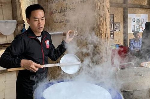 Cả làng kéo nhau đi bán hàng rong tạo ra món ăn nổi tiếng toàn cầu
