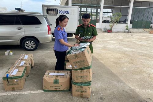 Phê chuẩn khởi tố các đối tượng bán 2,7 tấn nguyên liệu trà sữa giả