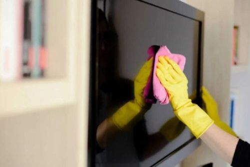 Mẹo vệ sinh màn hình tivi sạch bóng không bám bụi