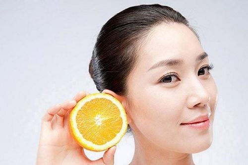 5 sai lầm 'tưởng không hại mà hại không tưởng' khi dùng vitamin C chăm sóc da