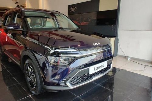 Kia Carens 2023 phiên bản cao nhất giảm giá 44 triệu đồng