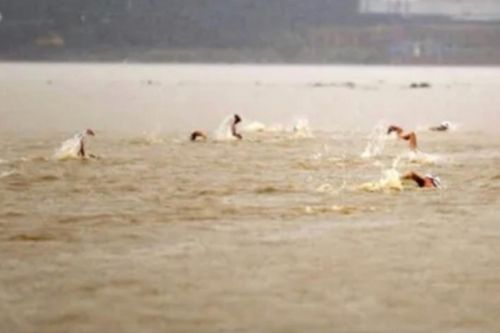 Tìm thấy thi thể nam sinh xấu số ở Quảng Ninh, thi bơi trong thời tiết mưa lớn