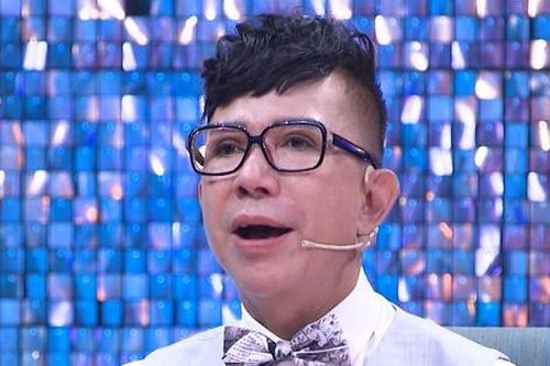 Long Nhật: Tôi từng nói với mẹ 'con sống sao cũng được, miễn là tối được hát'