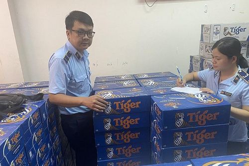 Long An tạm giữ gần 600 thùng bia Tiger nghi là hàng nhập lậu