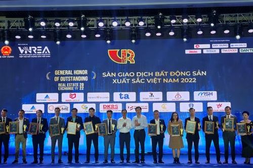 Vinh danh nhiều sàn bất động sàn và nhà môi giới ở TP. Nha Trang